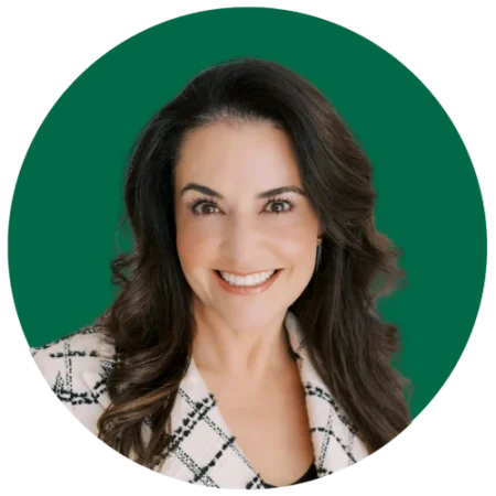 Larisa Olson Headshot